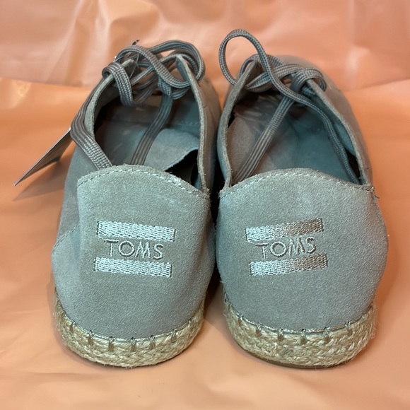 Toms Shoes - Picture 3 of 6